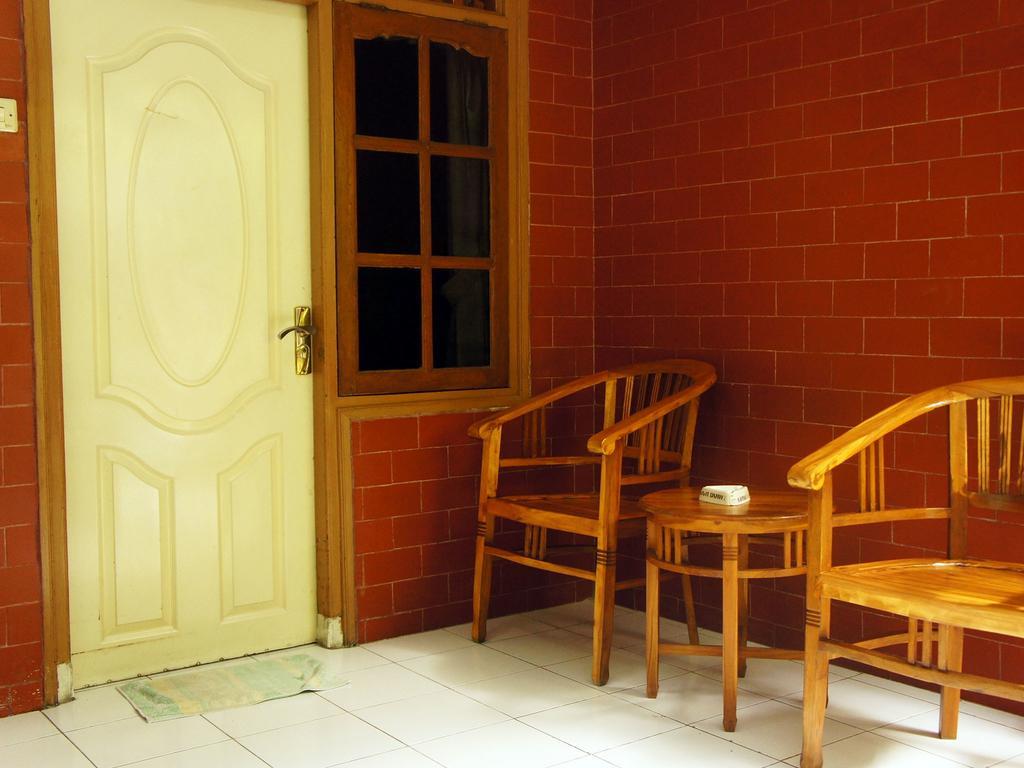 Waringin Homestay กูตา ภายนอก รูปภาพ