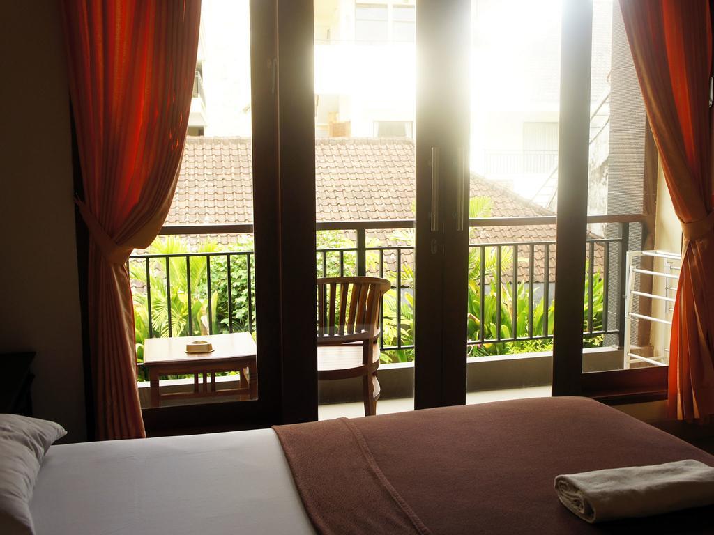 Waringin Homestay กูตา ภายนอก รูปภาพ