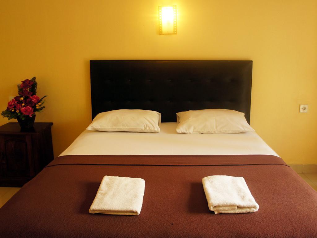Waringin Homestay กูตา ภายนอก รูปภาพ