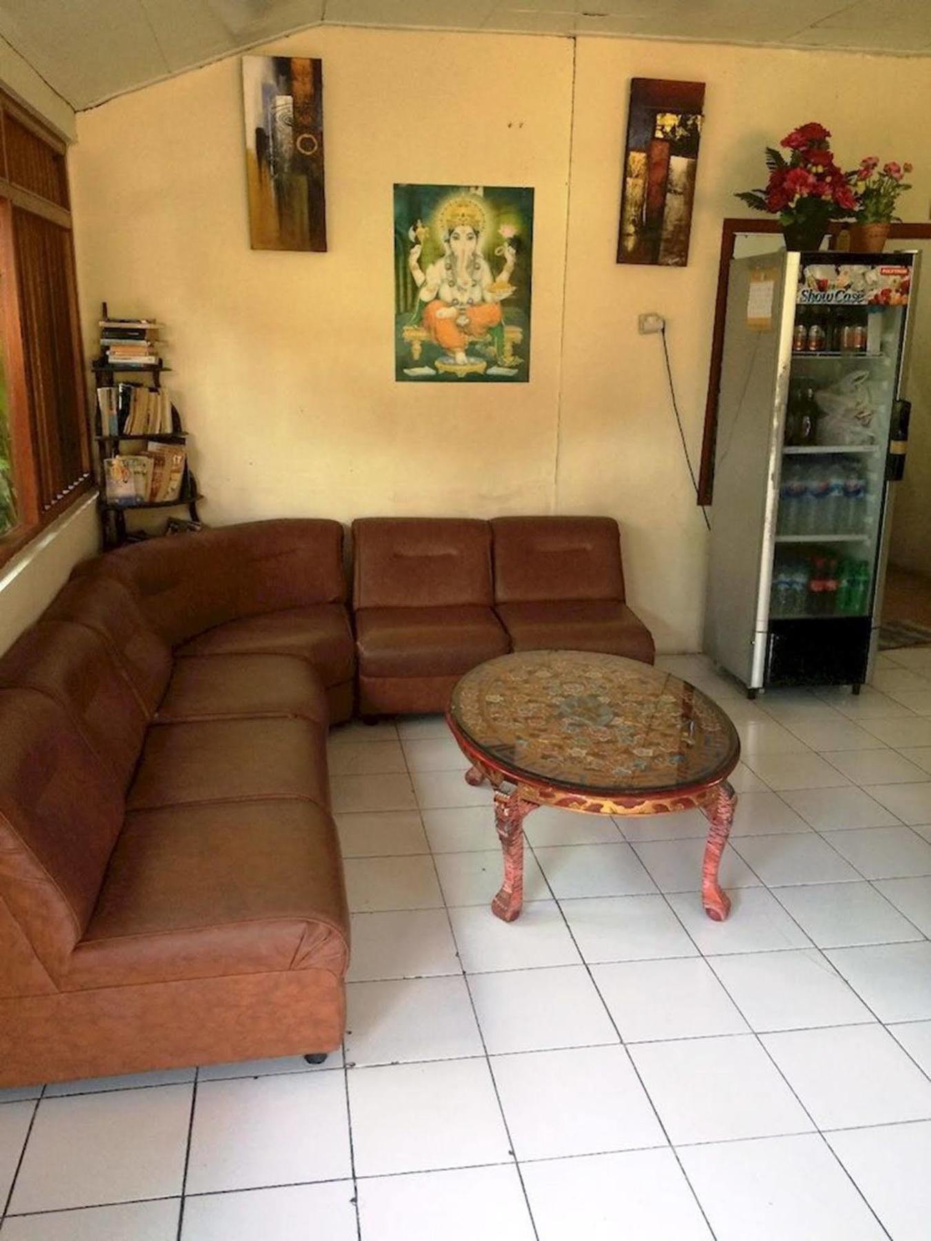 Waringin Homestay กูตา ภายนอก รูปภาพ