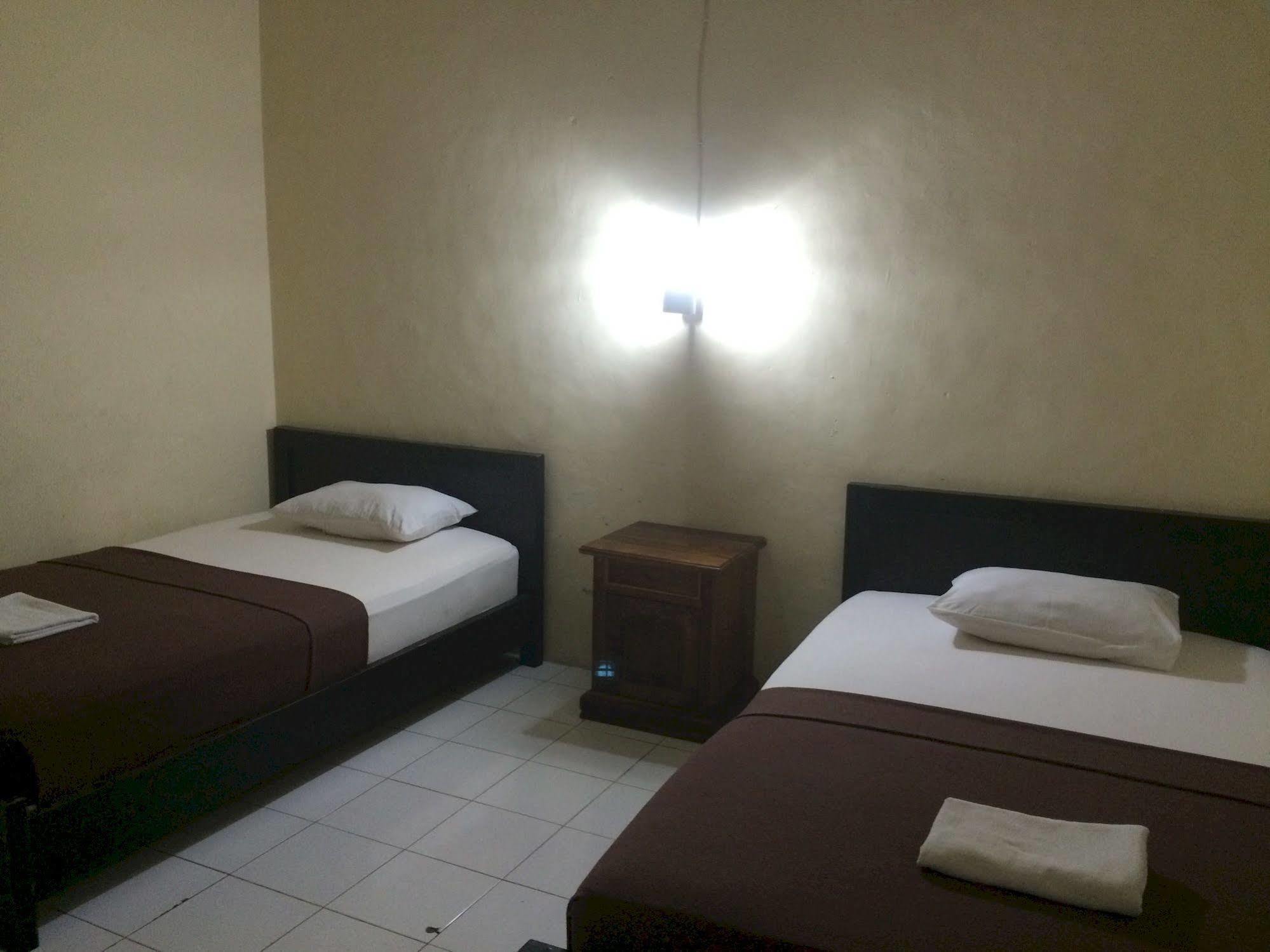 Waringin Homestay กูตา ภายนอก รูปภาพ