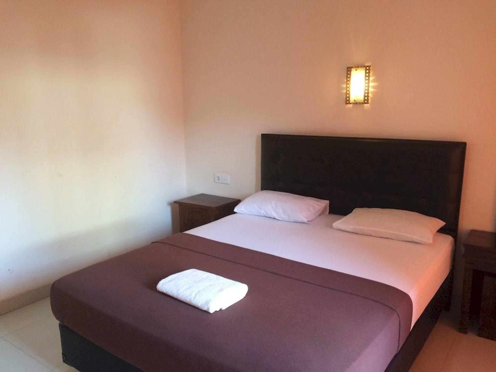 Waringin Homestay กูตา ภายนอก รูปภาพ