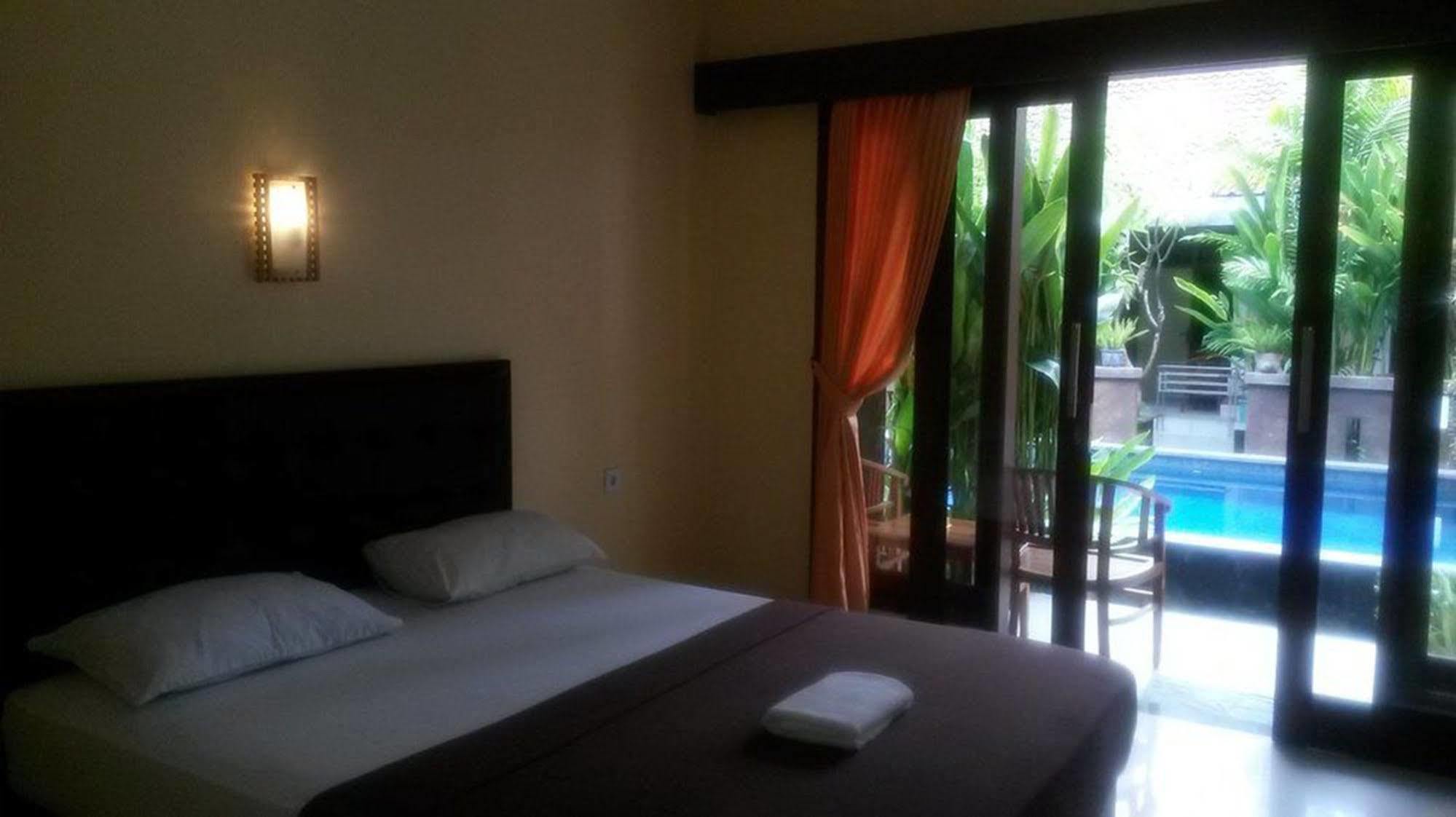 Waringin Homestay กูตา ภายนอก รูปภาพ