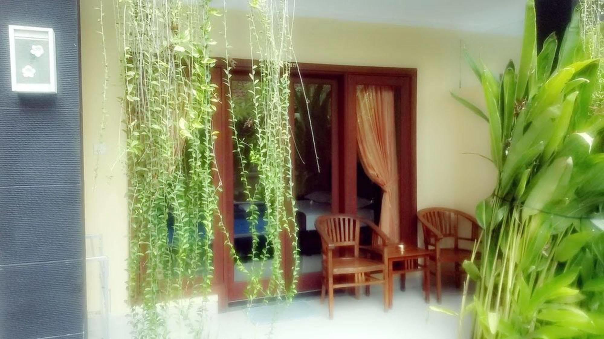 Waringin Homestay กูตา ภายนอก รูปภาพ